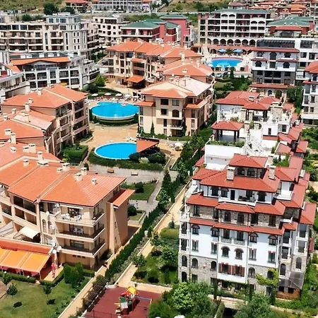 アパート Apartament S Vidom Na Bassein *