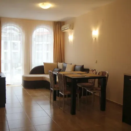 Apartament S Vidom Na Bassein スヴェティ・ヴラス